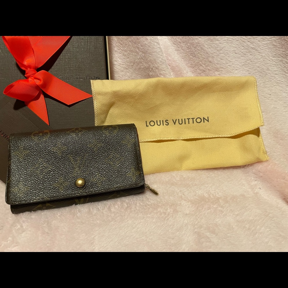💯 Authentic Louis Vuitton Porte Monnaie Monogram Wallet